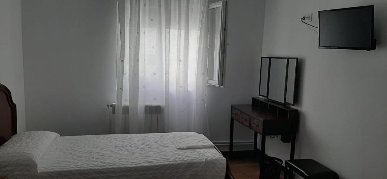 Alojamiento Casa Leon Santoña Eksteriør bilde